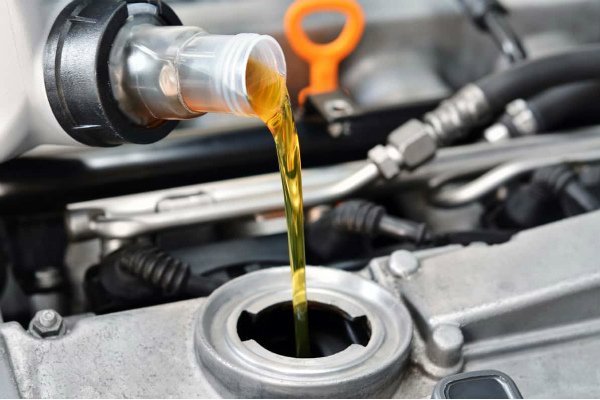Thay dầu nhớt định kỳ giúp kéo dài tuổi thọ động cơ