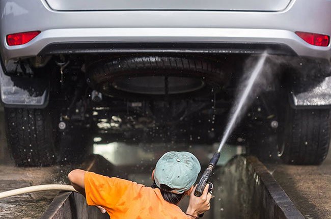 Cách rửa gầm xe tải, xe container hiệu quả