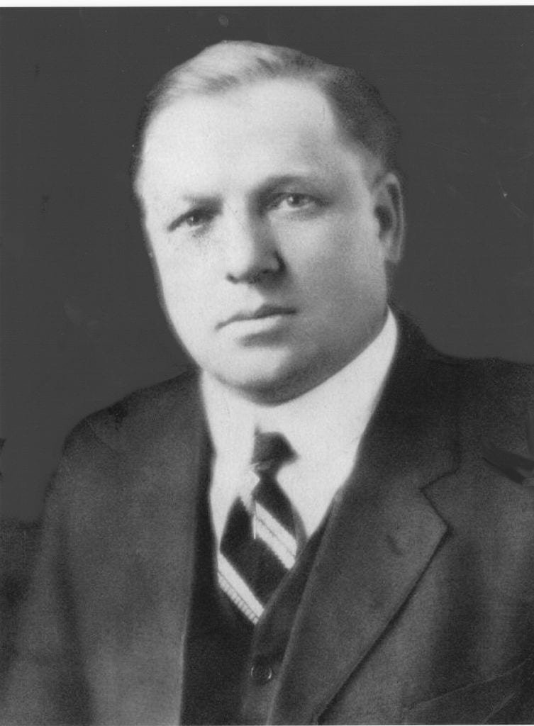  Ernest Walter Holmes (1883 – 1945)
