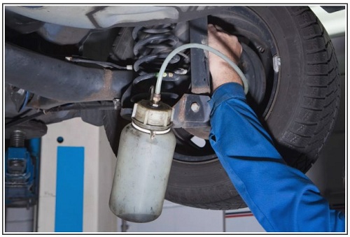 Khi nào cần thay dầu phanh xe tải?