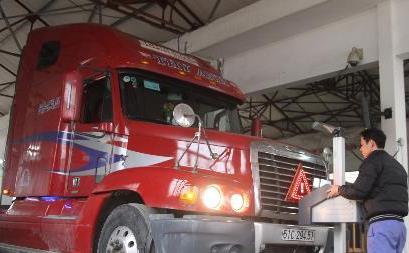 Nhận biết các loại đèn chiếu sáng trên xe tải