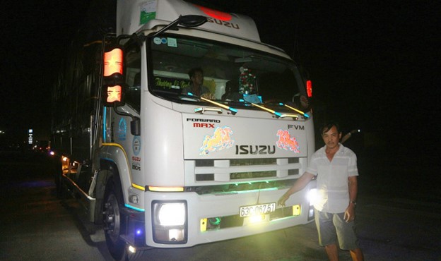 Dấu hiệu hư hỏng của hệ thống đèn chiếu sáng xe tải