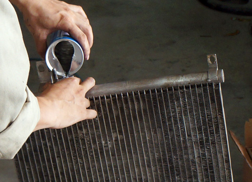 Hướng dẫn cách làm sạch và bảo vệ bộ tản nhiệt xe tải